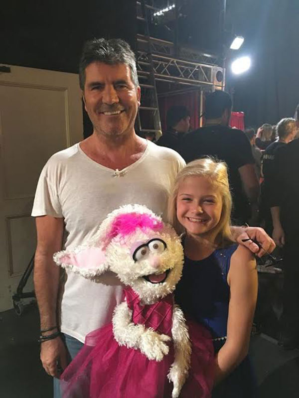 ด.ญ. วัย 12 กับโชว์การดัดเสียง