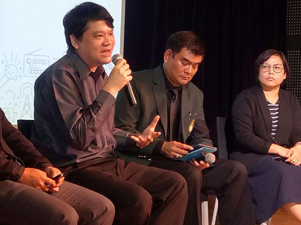 ทางรอดสื่อกับสังคมไทย