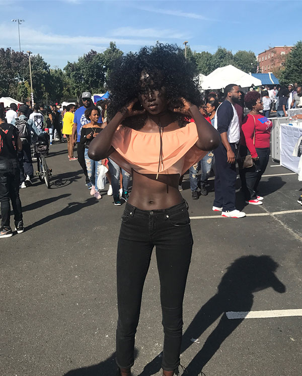 สาวผิวสีแสนสวย ส้มหล่นได้เป็นนางแบบ หลังภาพที่ถูกถ่าย กลายเป็นที่ฮือฮาทั่วเน็ต