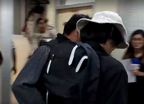 รวบโรคจิตจับนมบนรถเมล์สาย 8