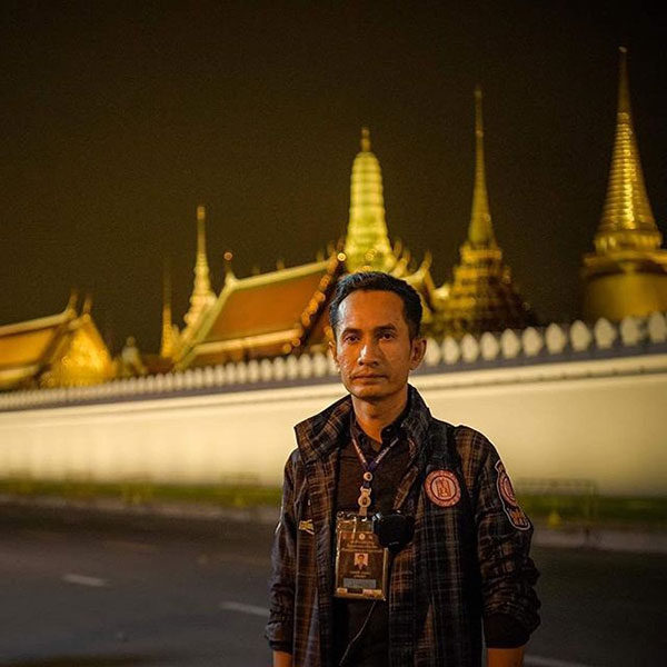 ซาบซึ้ง...คลิปเหล่าจิตอาสา ก้มกราบลาพระบรมศพครั้งสุดท้าย