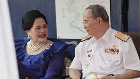 แม่ส่งพ่อครั้งสุดท้าย.. เปิดภาพแท่นยกระดับ สมเด็จพระราชินี ข้างพระเมรุมาศ