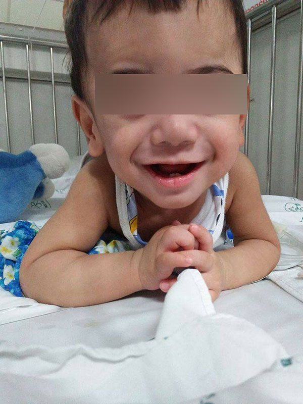 สุดสงสาร...เด็กน้อยอาศัย รพ. แม่เสียชีวิต-ไร้ญาติ มีแต่พยาบาลคอยเลี้ยงดู