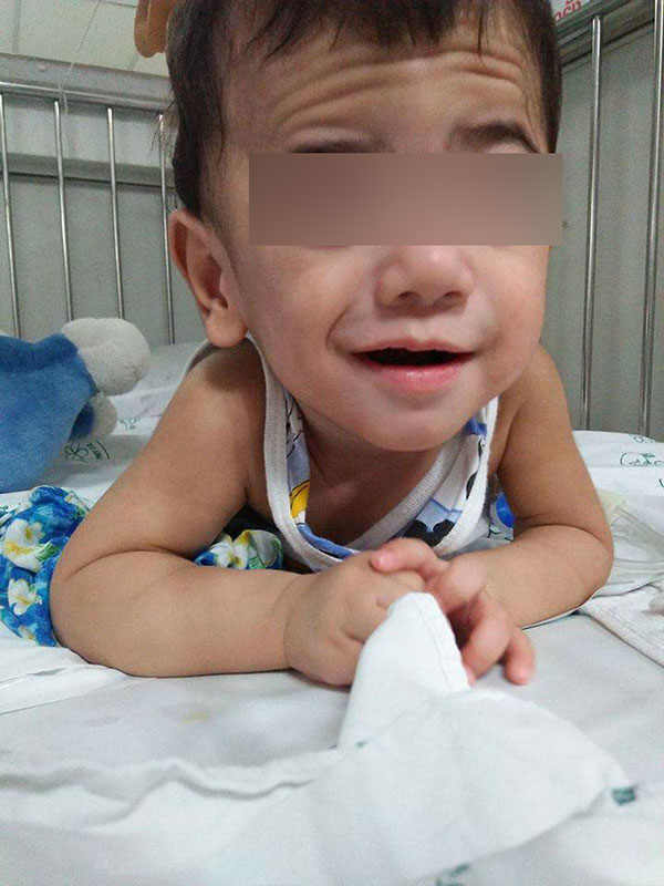 สุดสงสาร...เด็กน้อยอาศัย รพ. แม่เสียชีวิต-ไร้ญาติ มีแต่พยาบาลคอยเลี้ยงดู