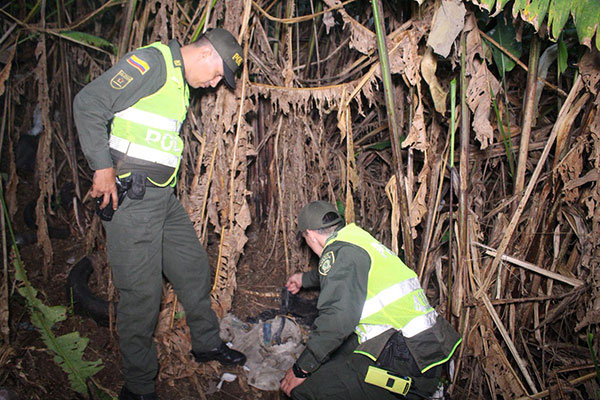 สลดหนัก แม่ใจยักษ์ทิ้งลูกแรกเกิดในกองขยะ สภาพสุดเวทนา ถูกมดรุมกัดทั้งตัว