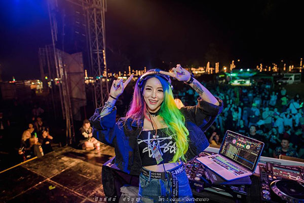 ตำรวจพัทยาบุกค้นผับ จัดปาร์ตี้ 