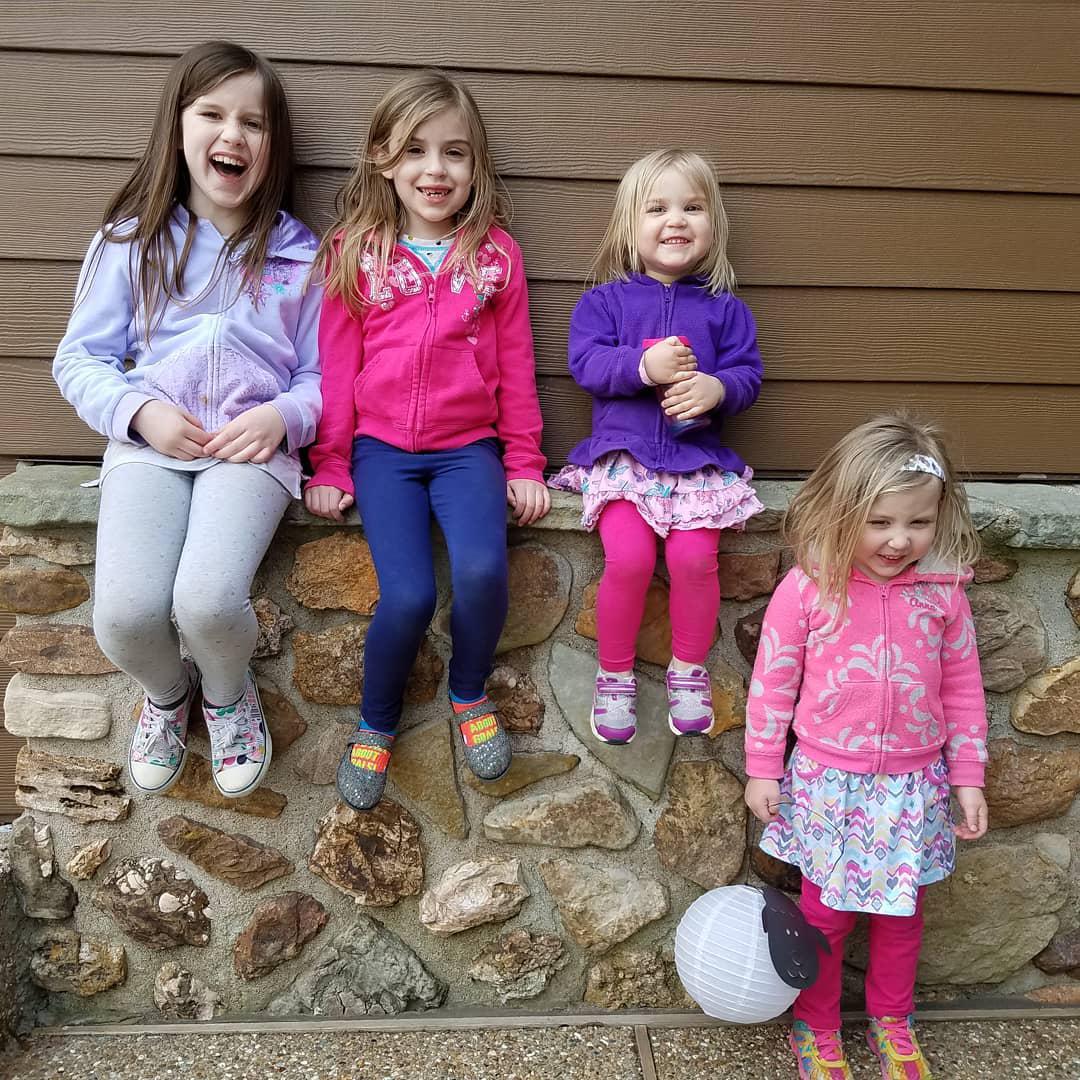 คุณพ่อลูก 4 สายฮา แชร์บทสนทนากับลูกสาวช่างเจรจา ขำจนคนติดตามเป็นล้าน