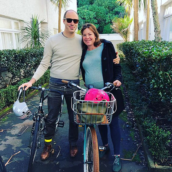 หญิงท้อง 42 สัปดาห์ปั่นจักรยานไปคลอดลูกที่โรงพยาบาล