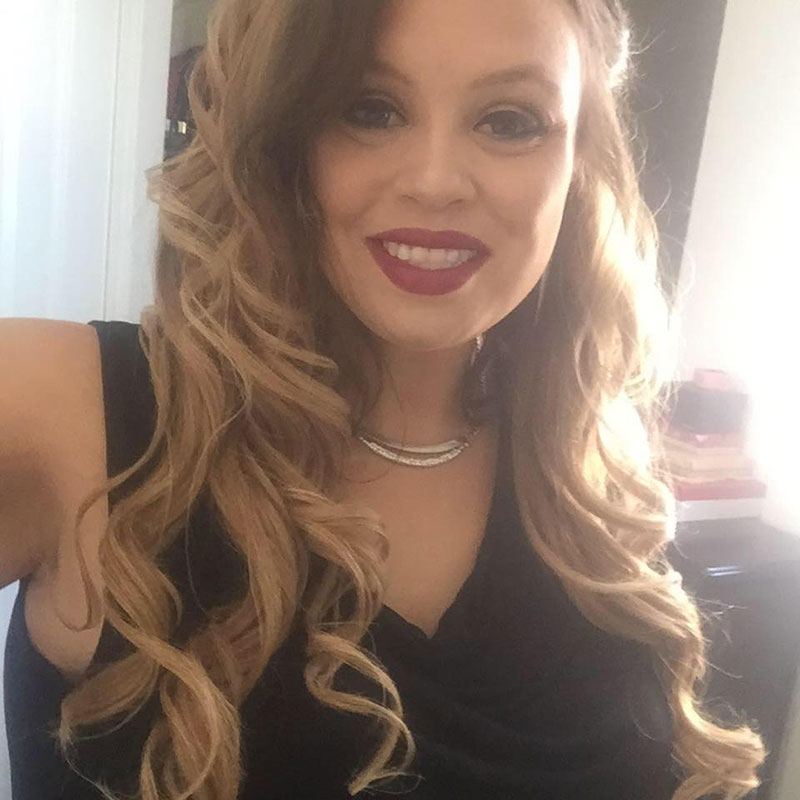 แม่ผู้เสียสละยอมแลกแม้ชีวิต กระโดดเอาตัวบังรถไม่ให้ชนลูก แต่ตัวเองดับสลด