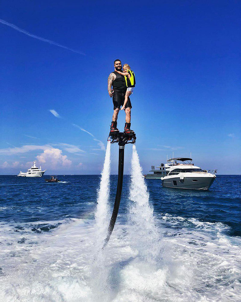 คุณพ่อติดโทรศัพท์ไม่สนใจ หนูน้อย 4 ขวบคว้ามือถือโยนทิ้งทะเล