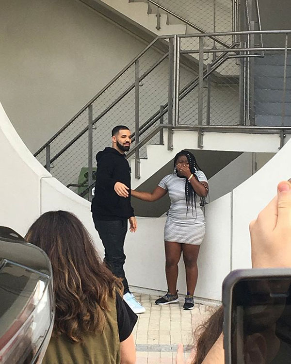 เดรก เซอร์ไพรส์นักศึกษาสาว มอบทุนค่าเรียนให้ 1.5 ล้านบาท