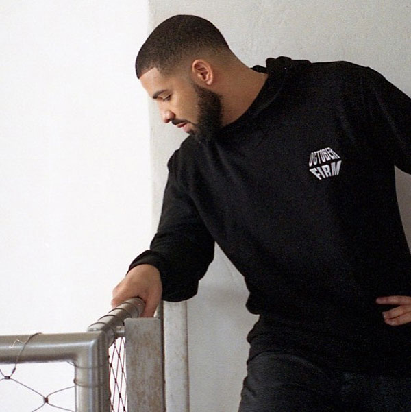 เดรก เซอร์ไพรส์นักศึกษาสาว มอบทุนค่าเรียนให้ 1.5 ล้านบาท