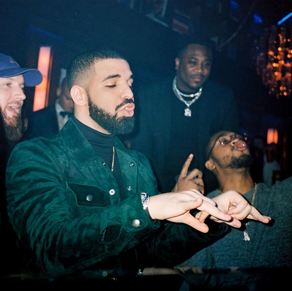 เดรก เซอร์ไพรส์นักศึกษาสาว มอบทุนค่าเรียนให้ 1.5 ล้านบาท