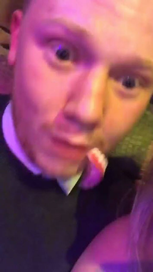 หนุ่มซื้อฟันปลอมทางเน็ต กะว่าใส่แล้วเท่ แต่เงิบหนัก