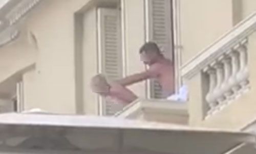 มีเซ็กส์ริมระเบียงโรงแรม