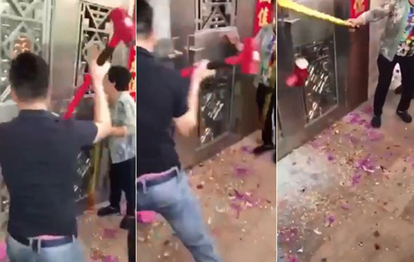 เล่นแรงไปไหม แก๊งเพื่อนคว้าค้อนทุบประตู-บุกบ้านเจ้าสาว ดุเดือดถึงขั้นได้เลือด 