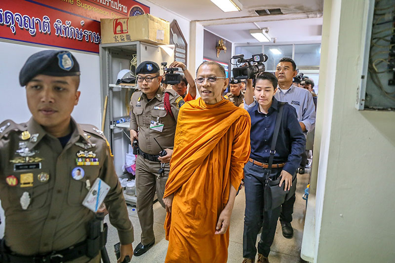 ศาลยกคำร้องขอประกันตัว 5 อดีตพระผู้ใหญ่ เงินทอนวัด