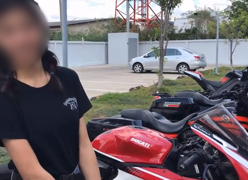 วิจารณ์สนั่น ! สาววัย 15 ขี่บิ๊กไบค์ออกทริป บิดเกือบ 200 - ขี่ไป รร. ทุกวัน
