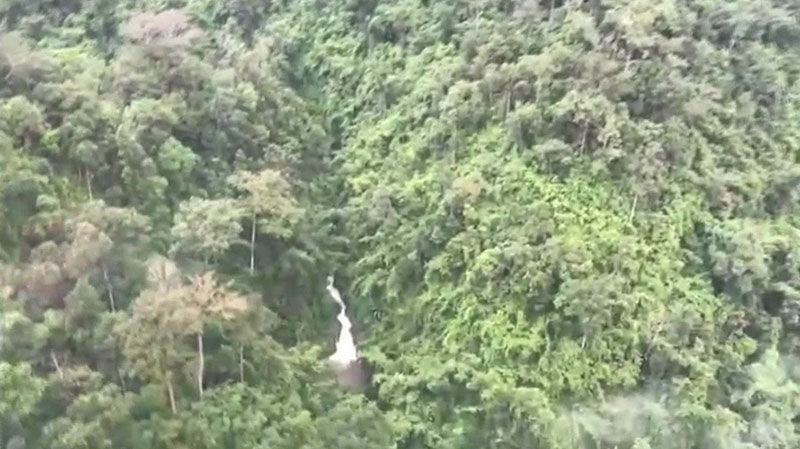 นักท่องเที่ยวตกเหวน้ำตกป่งป๊ง ขาหัก-หัวแตก