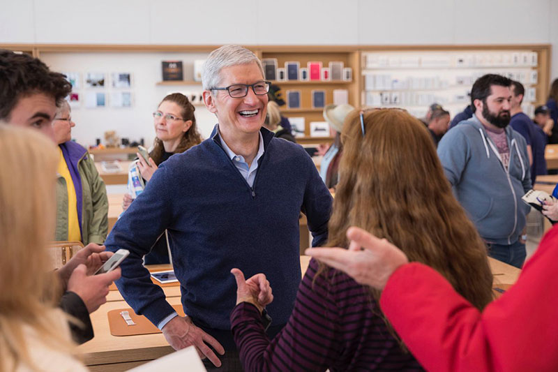 Tim Cook ประธานบริษัท Apple เป็นเกย์