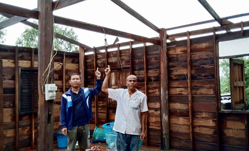 พายุฤดูร้อน ถล่มงานสงกรานต์นครพนม ลมกระโชก หอบเต๊นท์ 10 หลัง ปลิวว่อน