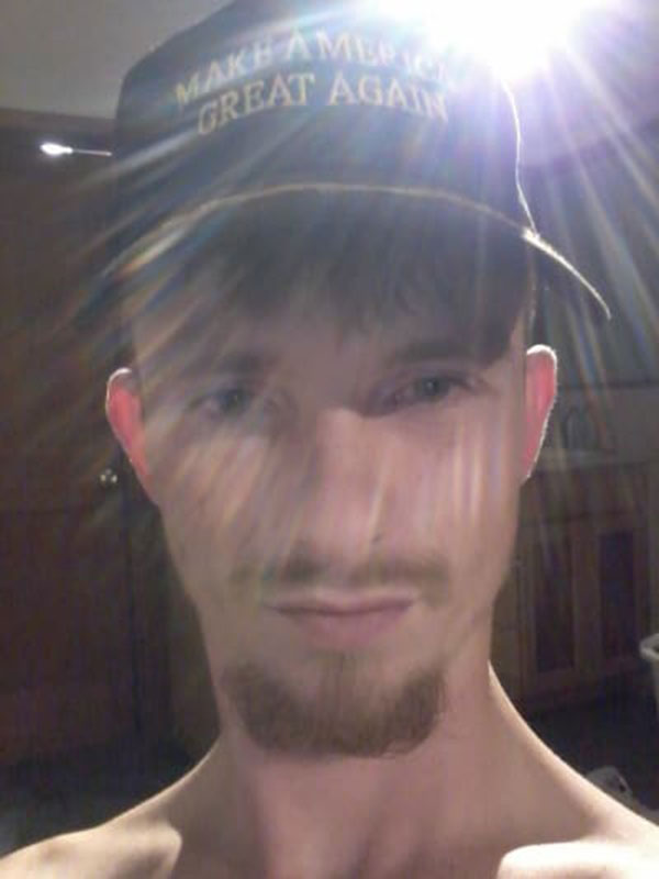 น้องชายจิตป่วย เสียบดาบทะลุกะโหลกพี่ชาย เพราะคิดว่าเป็นมนุษย์กิ้งก่า  