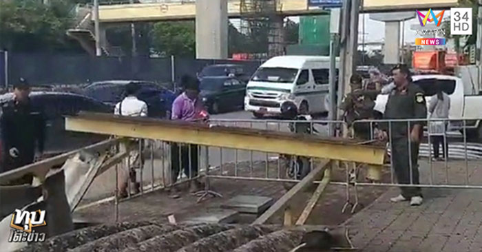 6 ล้อขับเกี่ยวศาลารอรถเมล์