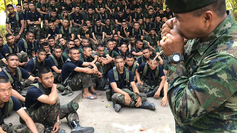 ครูฝึกทหาร สอนวิธีกินตุ๊กแก