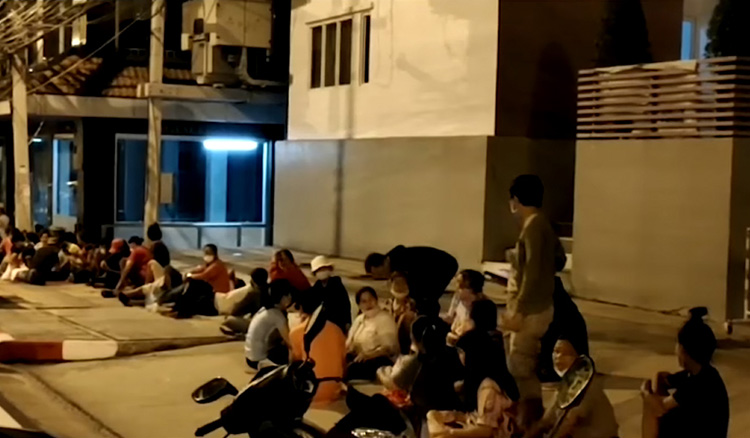 แหกเคอร์ฟิว