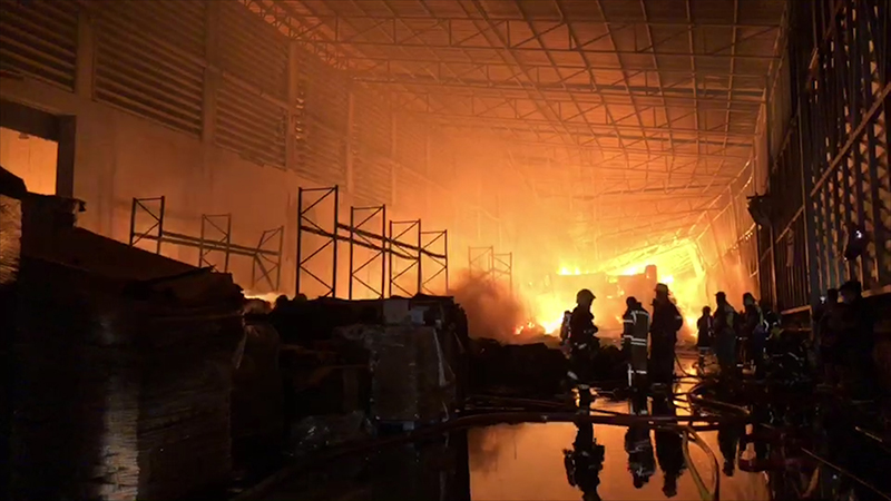 ไฟไหม้โรงงานกระดาษ บางบ่อ