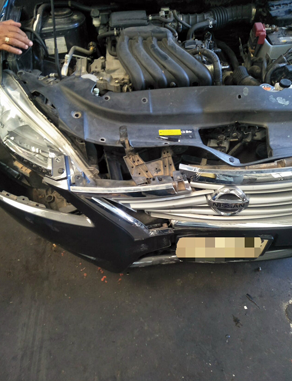 รถชนในอู่ซ่อมรถ