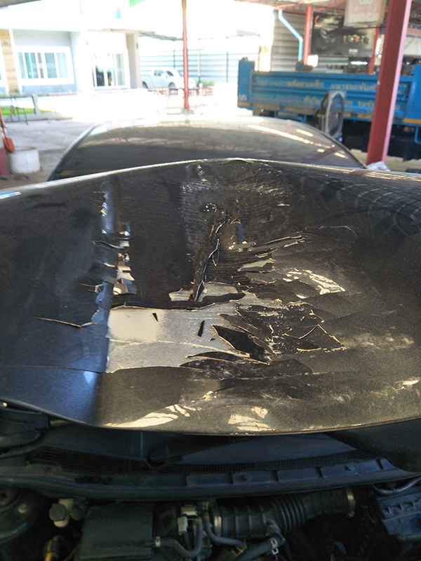 รถชนในอู่ซ่อมรถ