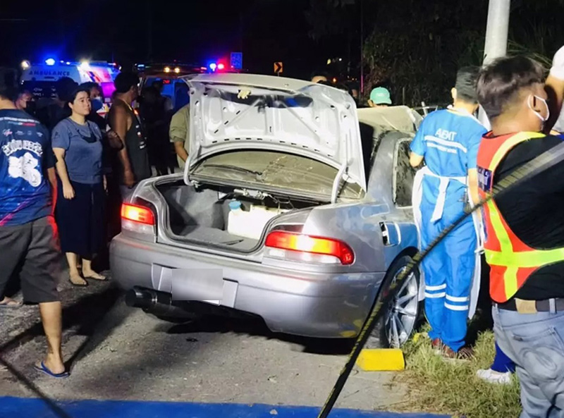 ไฮโซปลาวาฬ ขับรถชนเสาไฟ