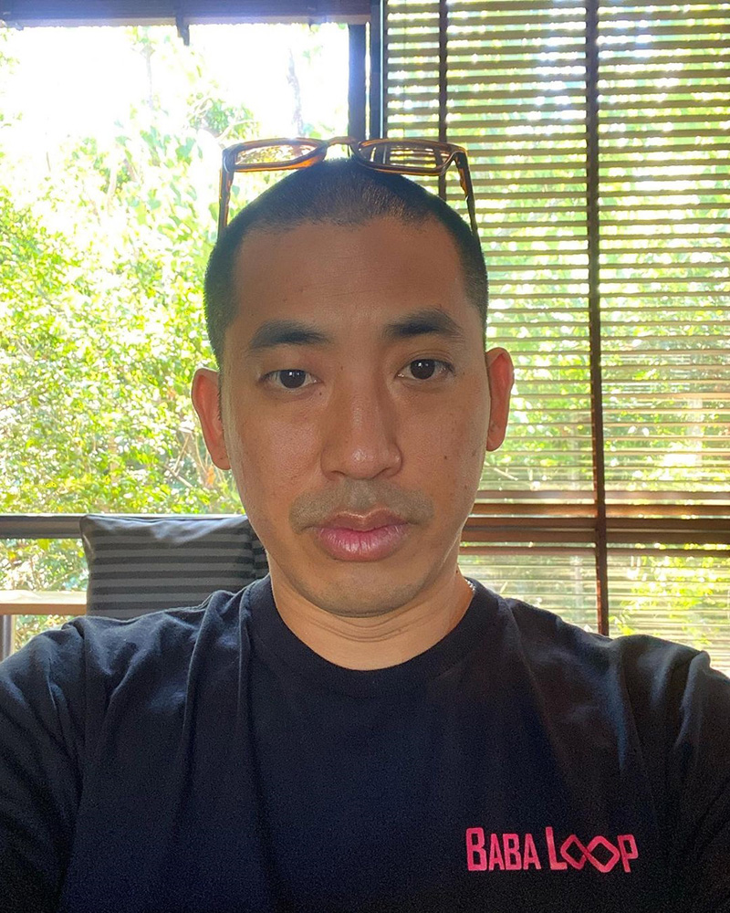 ไฮโซปลาวาฬ ขับรถชนเสาไฟ