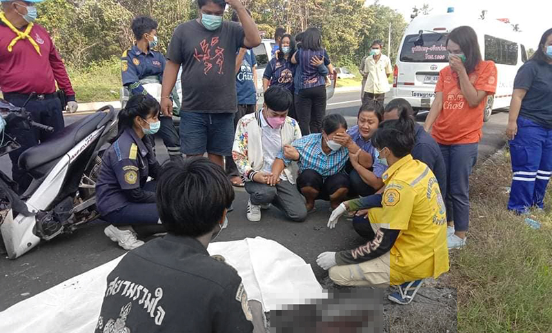 รถมอเตอร์ไซค์ชนกระบะ