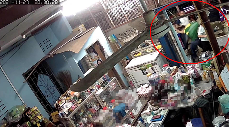 ทำร้ายผู้ใหญ่บ้าน