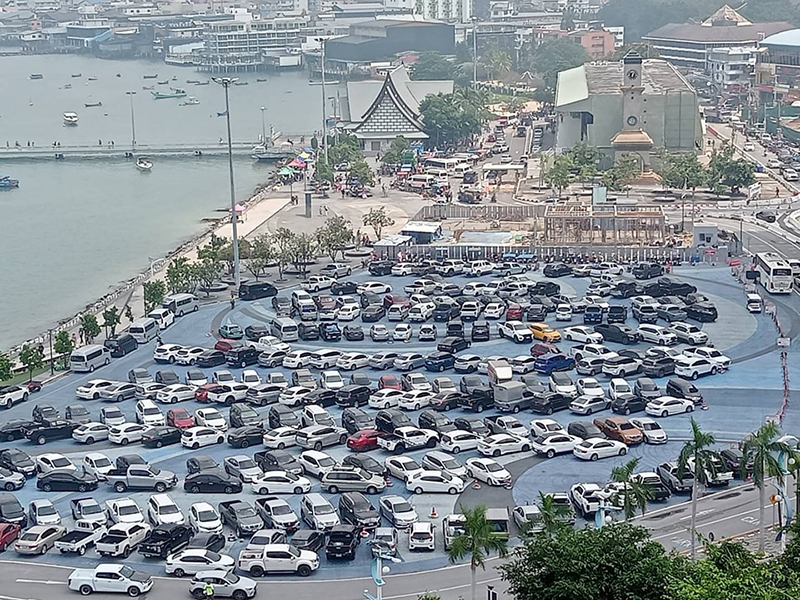 ดราม่าเกาะล้าน โปรโมตลานจอดฟรีช่วงหยุดยาว