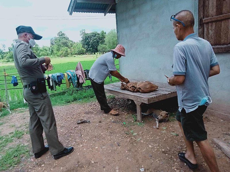 ขุดพบศพเด็ก 1 ขวบฝังกลางนา