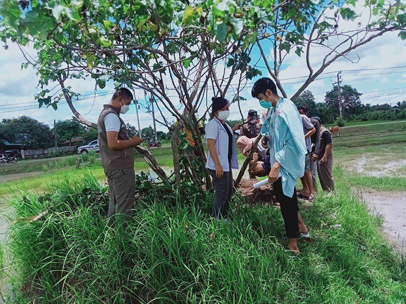 ขุดพบศพเด็ก 1 ขวบฝังกลางนา