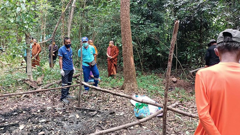 ขุดพบศพเด็ก 1 ขวบฝังกลางนา