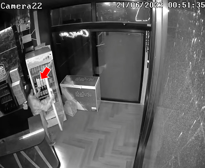 สาวพีอาร์จวกผับดัง ถูกการ์ด 20 คนรุมทำร้าย