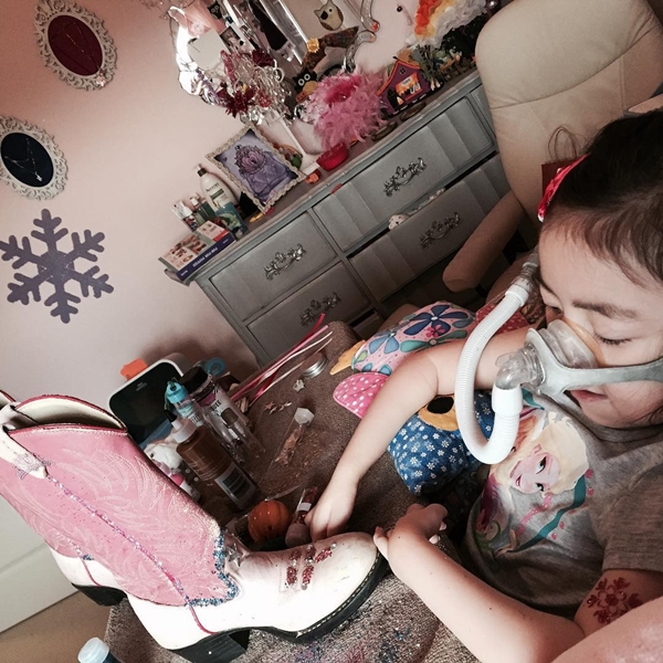 พ่อแม่ยอมทำตามคำขอปวดหัวใจ เมื่อลูกสาวที่กำลังป่วยเลือกจะไปสวรรค์ 