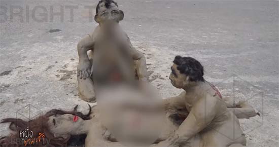 สั่งรื้อหุ่นชายหญิงร่วมเพศ หวั่นกระทบชื่อเสียงจังหวัดเพชรบูรณ์