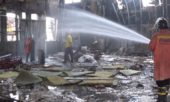 ไฟไหม้โรงหนังเก่า จ.น่าน เพลิงโหมวอดนับล้านบาท