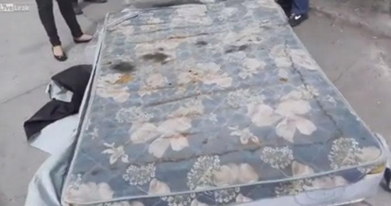 ตะลึง ! แฉสภาพด้านในที่นอนใหม่...เห็นแล้วสะเทือนใจเป็นที่สุด ตะลึง ! แฉสภาพด้านในที่นอนใหม่...เห็นแล้วสะเทือนใจเป็นที่สุด