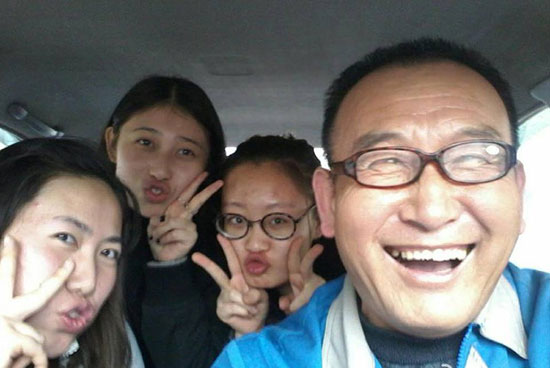 คุณลุงแท็กซี่จีนเปิดคอลเล็กชั่นเซลฟี่กับผู้โดยสาร กว่า 30,000 ภาพ
