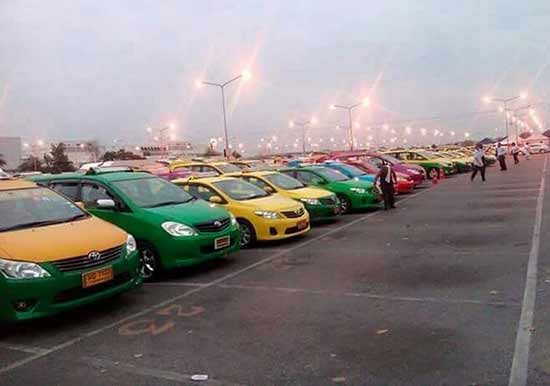 แท็กซี่แวนสุวรรณภูมิ ยันวิ่งตามปกติ แต่จำกัดผู้โดยสารไม่เกิน 4 คน/คัน