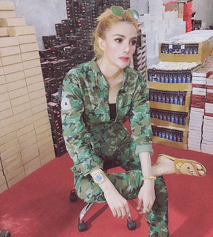 ราชินี บาร์เรีย 