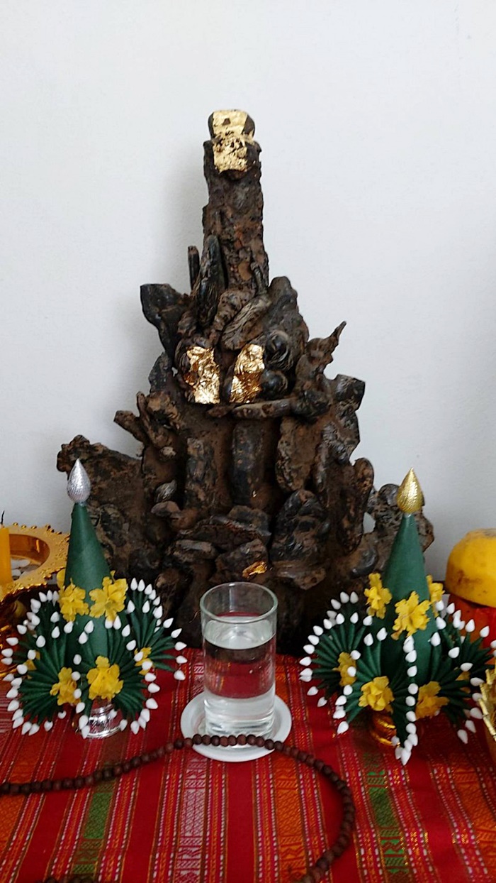 โคตรเหล็กไหล