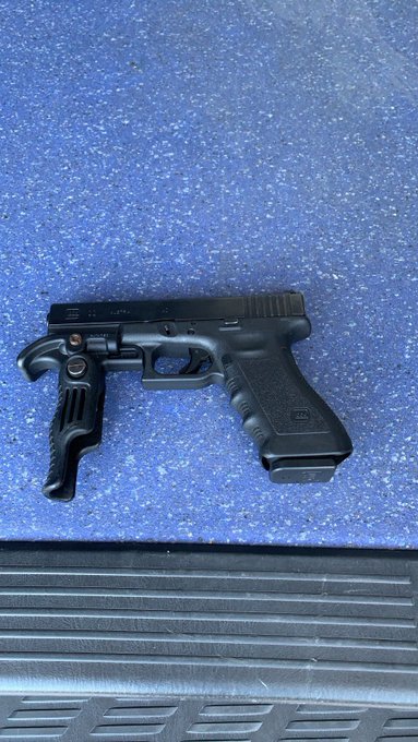 ยิงกันในศาล